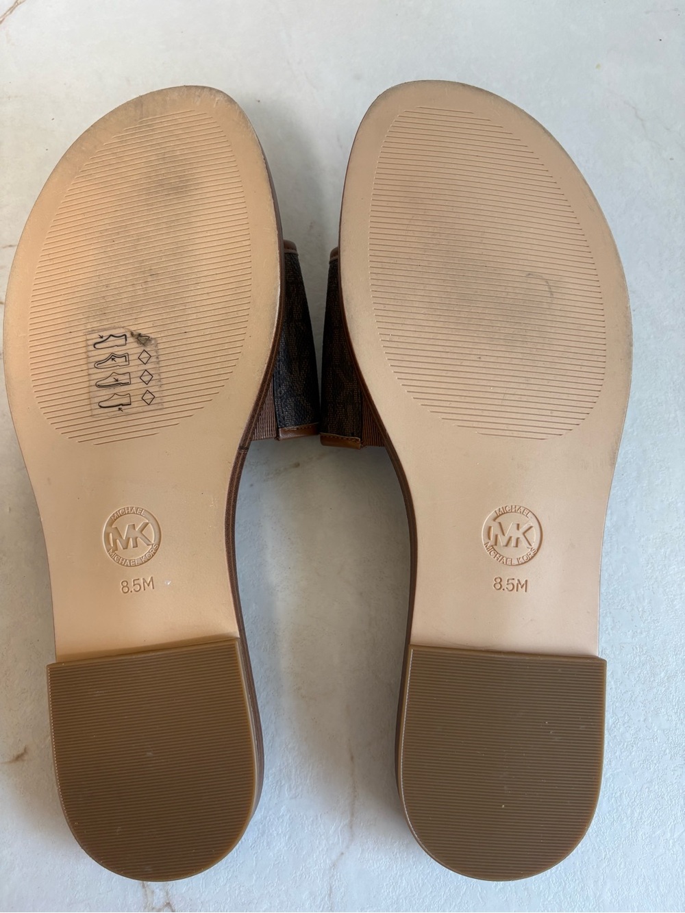 Michael Kors MK Logo Slide Sandals - Picture 5 of 6